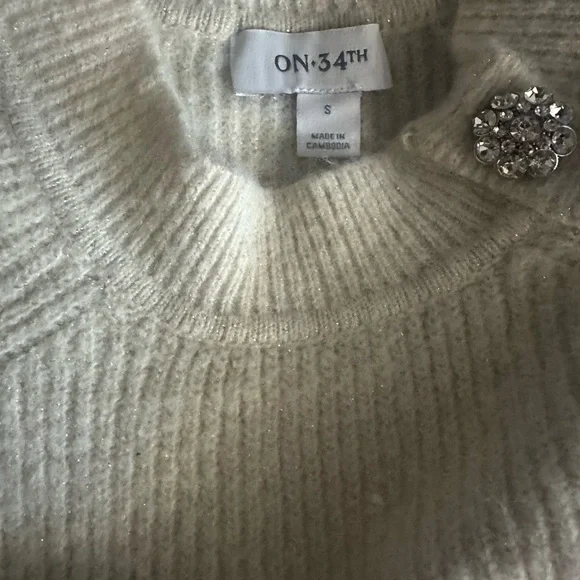 NWT On 34th Rhinestone Button Shoulder Ribbed Sweater - Picture 3 of 7